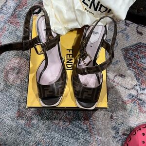 Fendi Women's Black and Brown Sandals